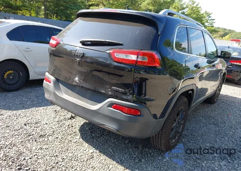2017 Jeep Cherokee Latitude z USA, uszkodzony, nr VIN 1C4PJMCB7HW570179